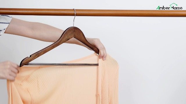 Amazon.com: Amber Home 20 Pack Vintage Wooden Coat Hangers, Walunt